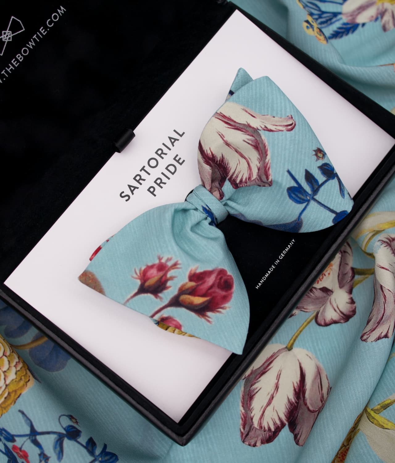 HNL4 - Powder Blue - Floral Illustration - 100% Silk Bow Tie