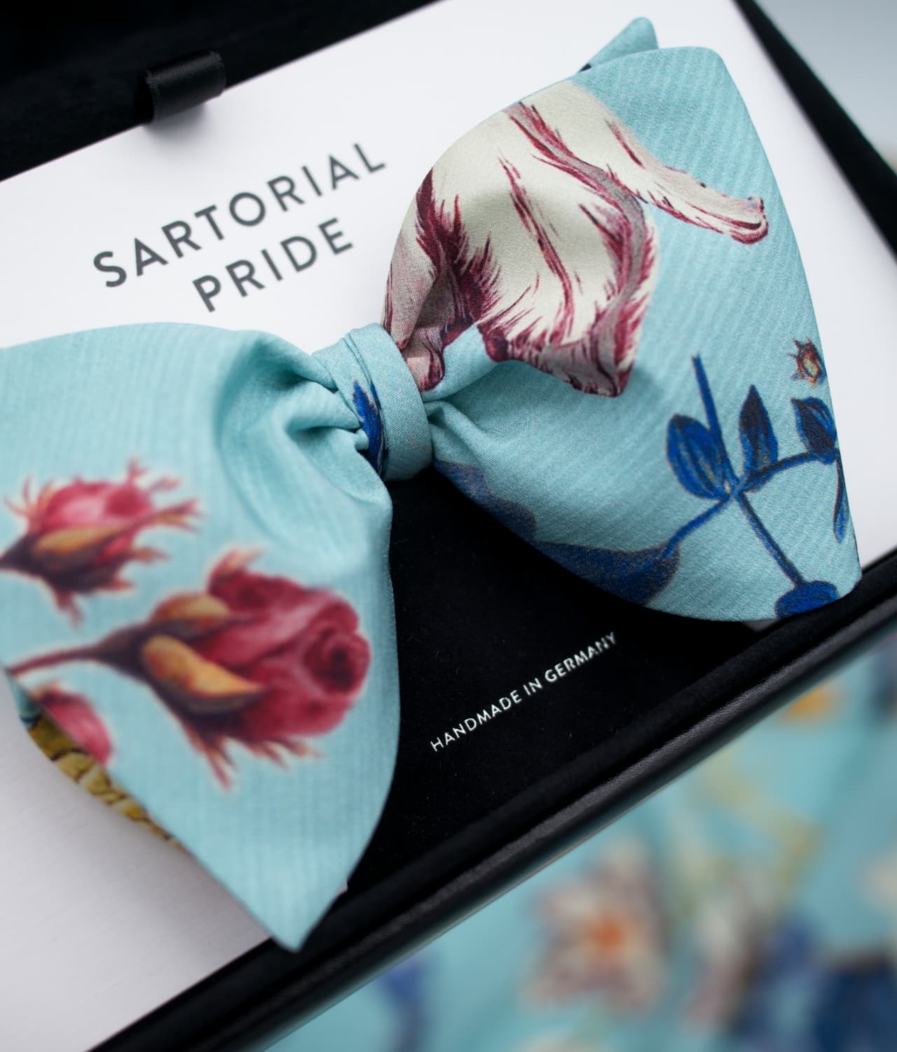 HNL4 - Powder Blue - Floral Illustration - 100% Silk Bow Tie