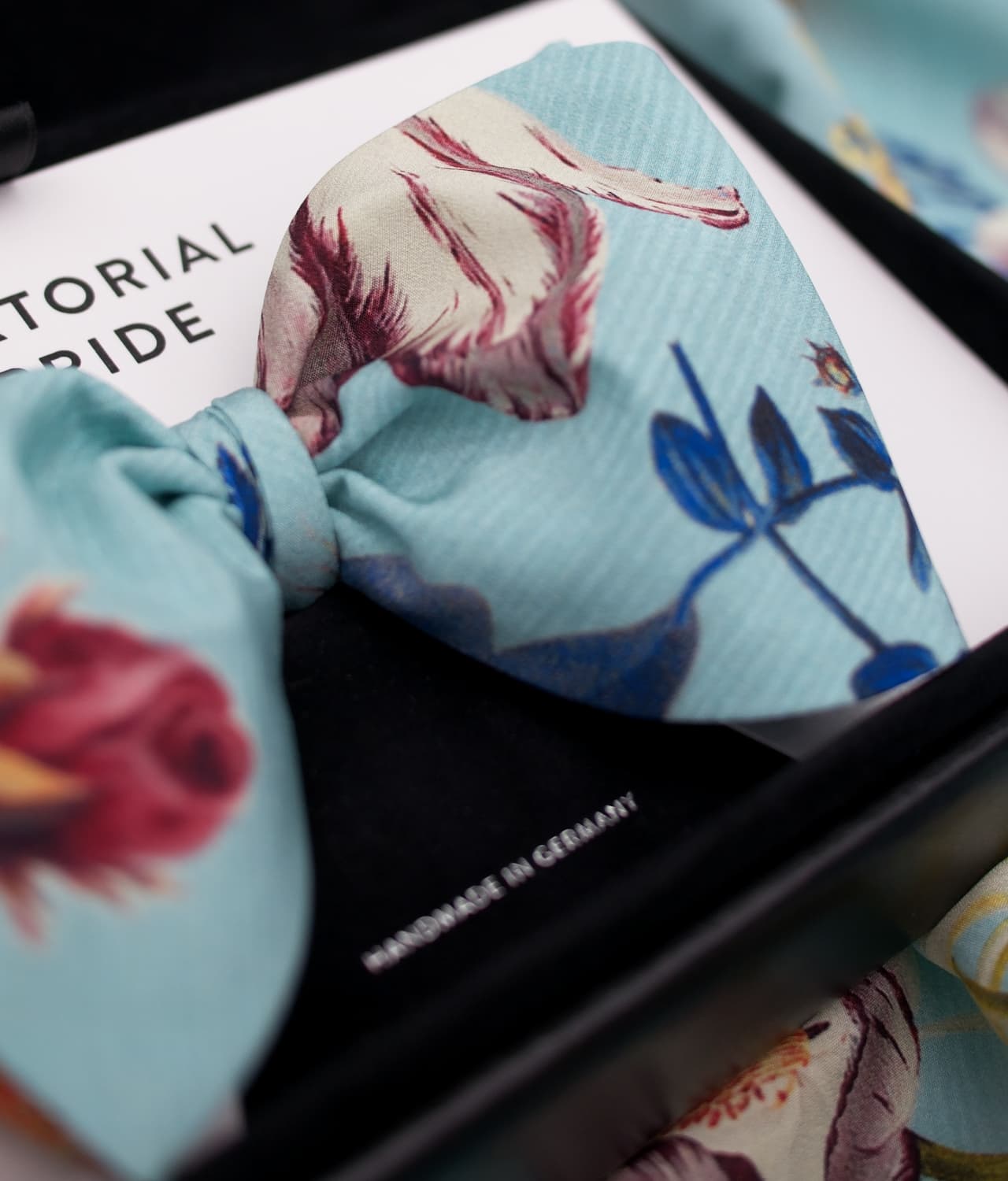 HNL4 - Powder Blue - Floral Illustration - 100% Silk Bow Tie