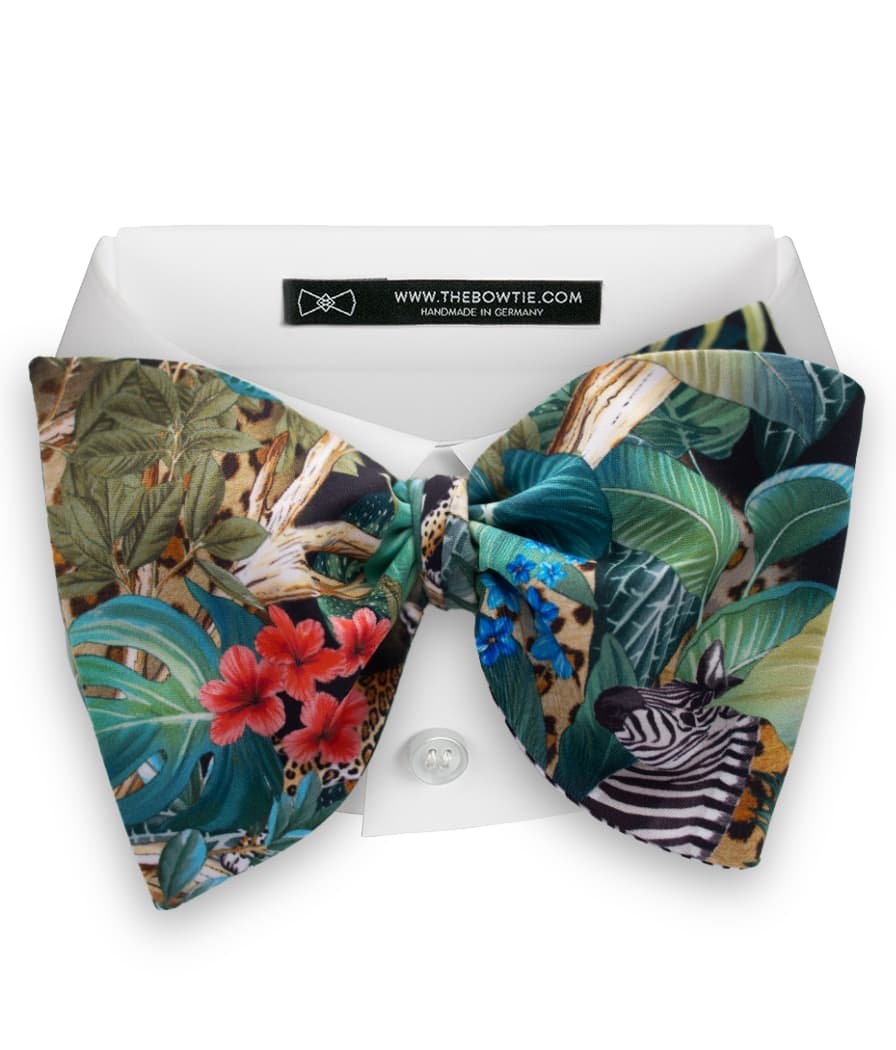 100% Silk Green Bow Tie - Exotic Jungle Design - MIA8