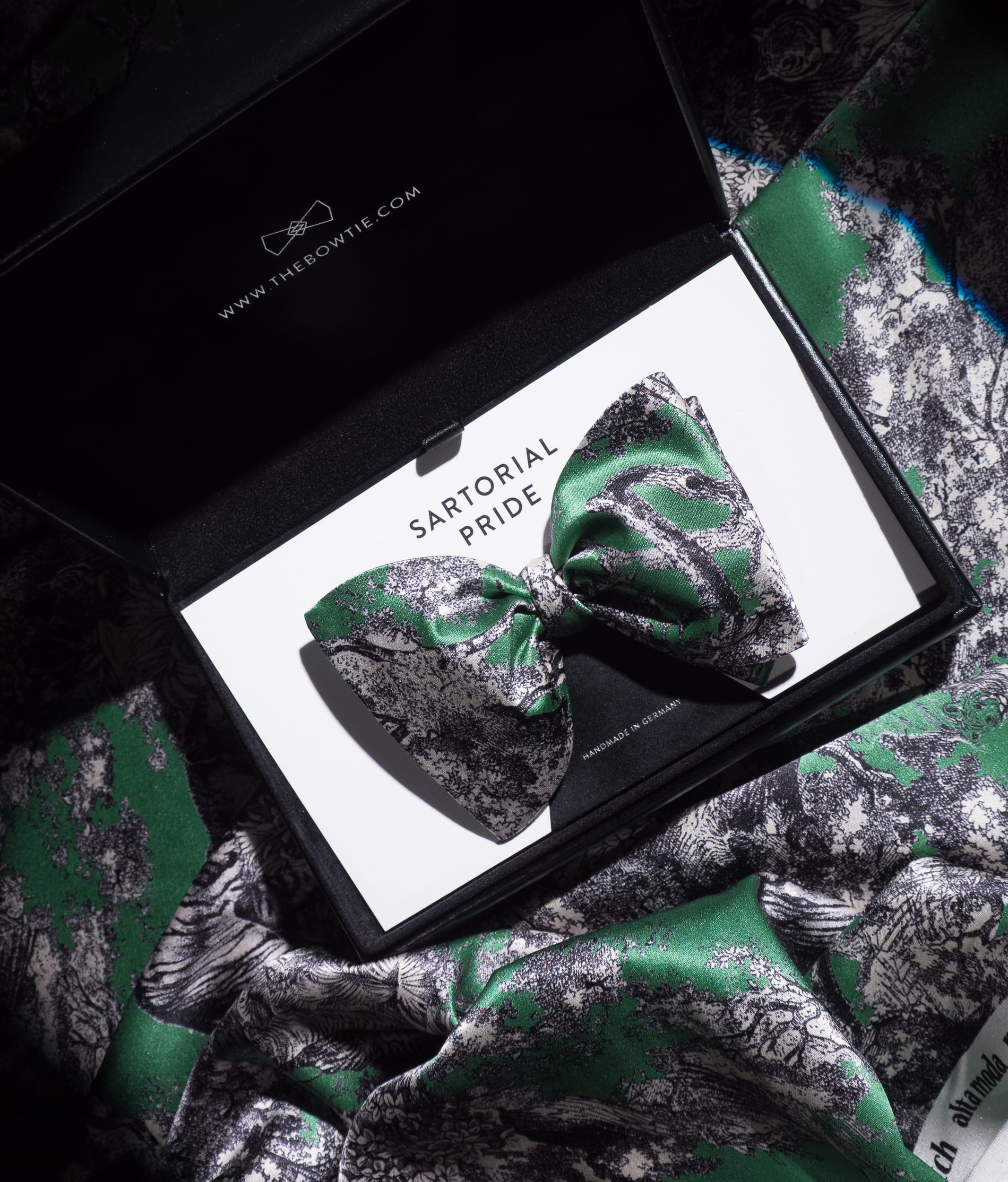 Jade Green Toile de Jouy Silk Bow Tie