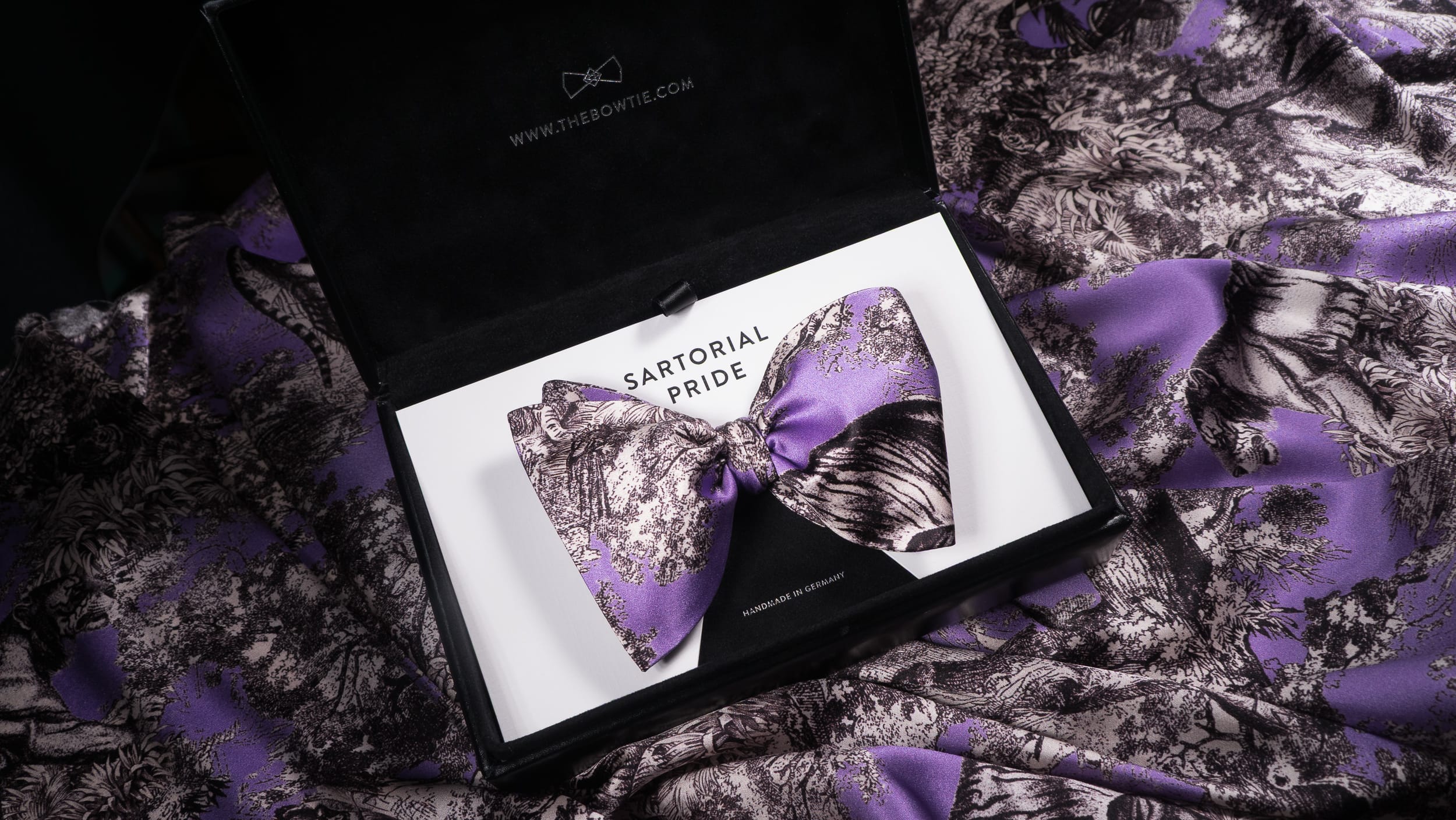 Lilac Purple Toile de Jouy Silk Bow Tie