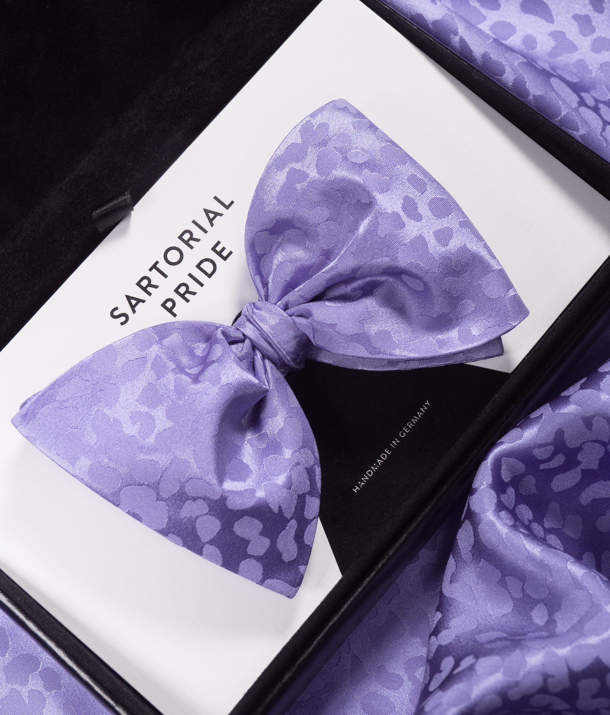 Lavender Purple Leopard Jacquard Silk Bow Tie