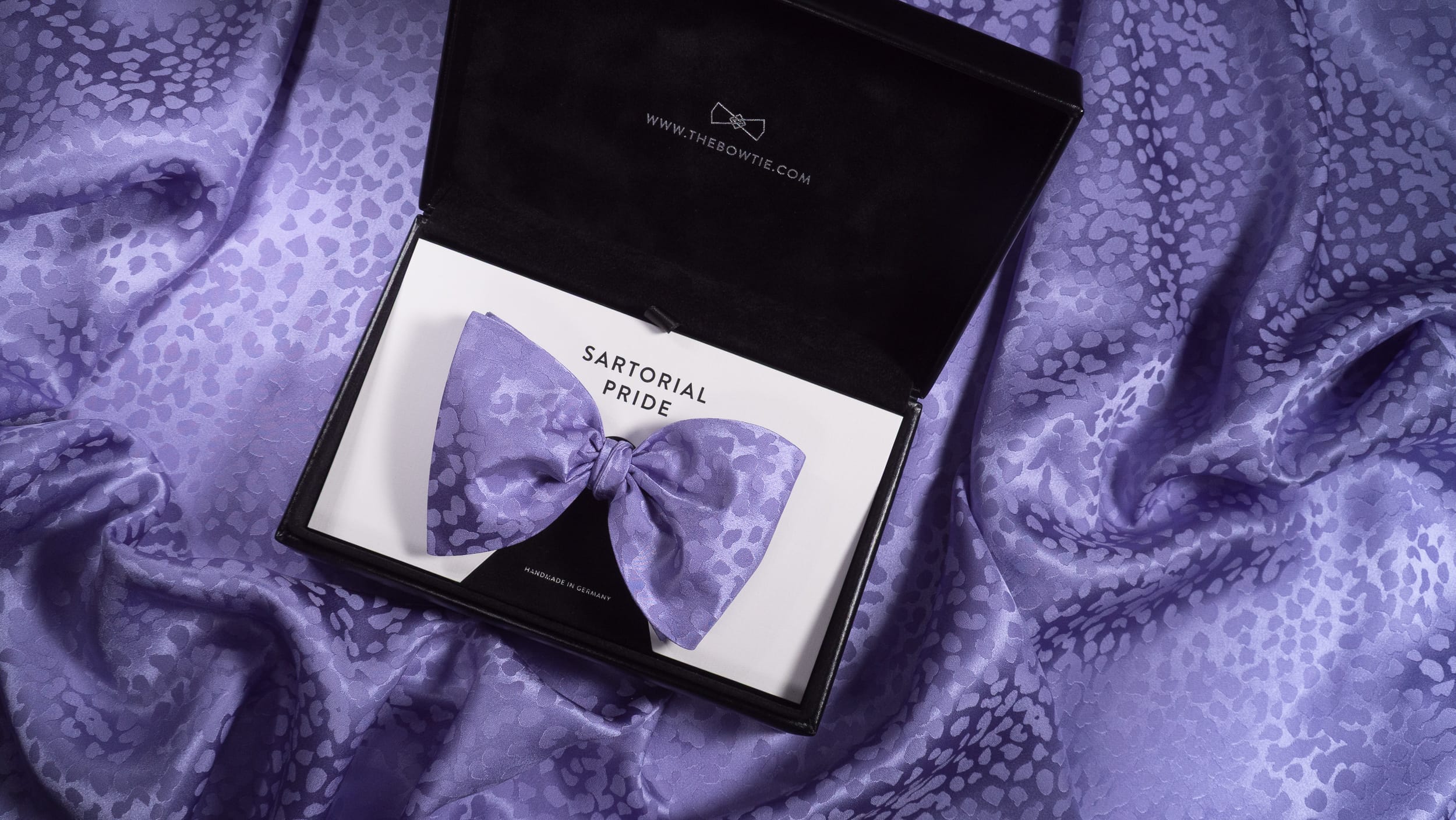Lavender Purple Leopard Jacquard Silk Bow Tie
