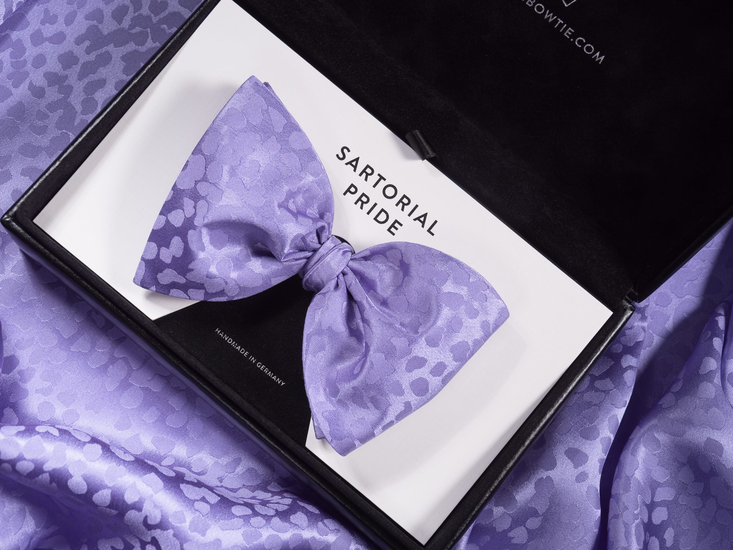 Lavender Purple Leopard Jacquard Silk Bow Tie