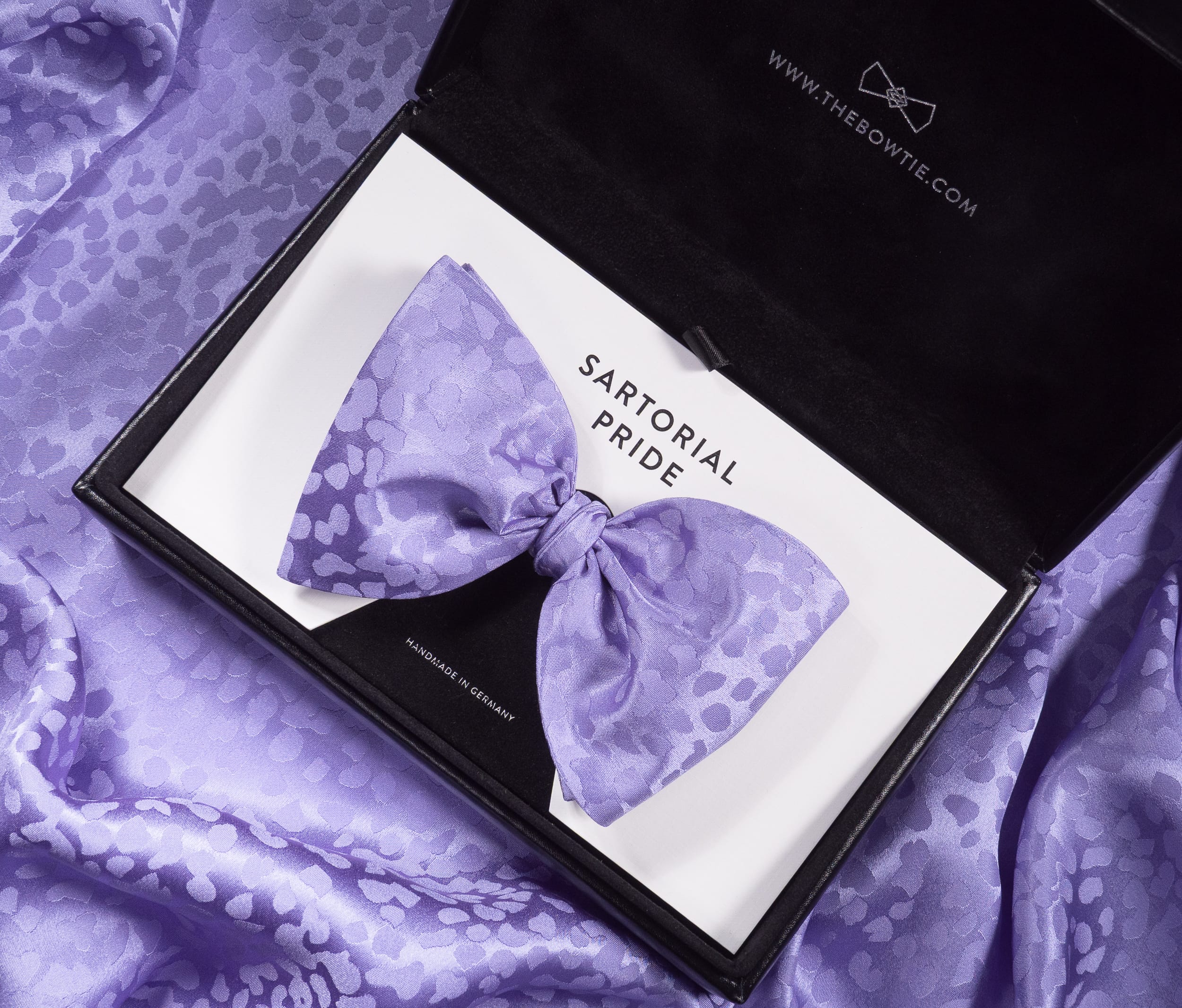 Lavender Purple Leopard Jacquard Silk Bow Tie