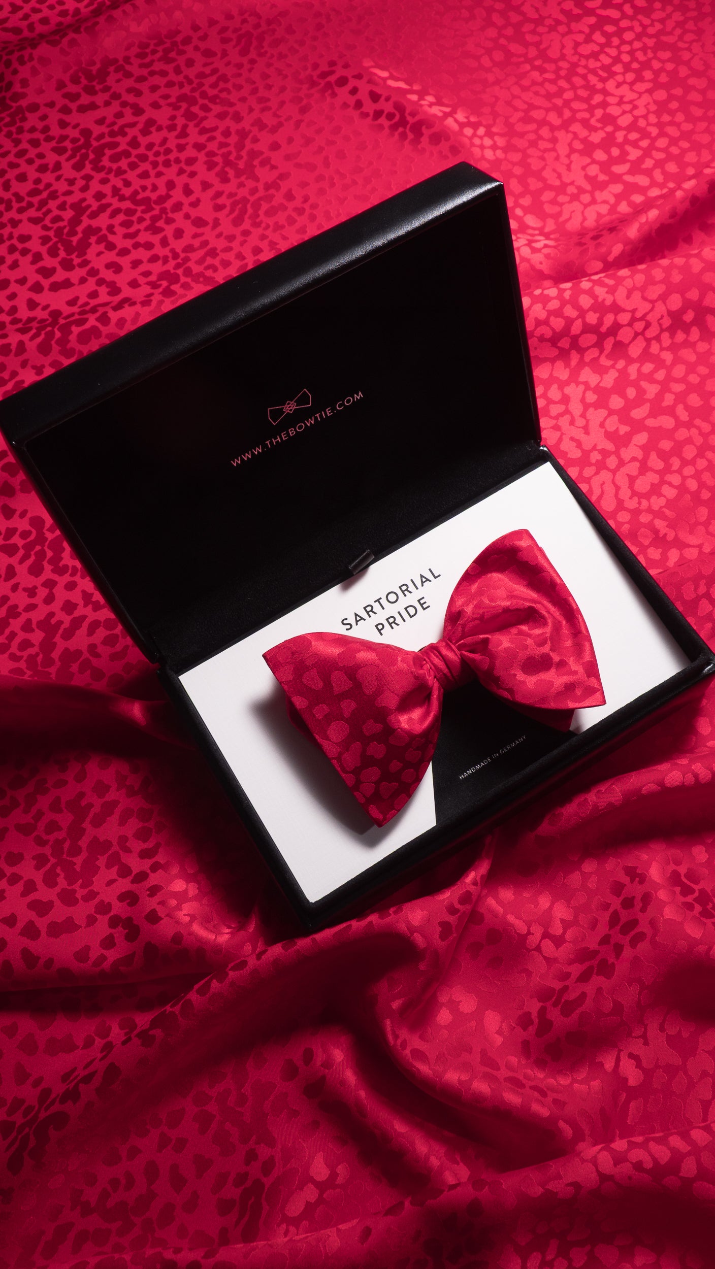 Crimson Red Leopard Jacquard Silk Bow Tie