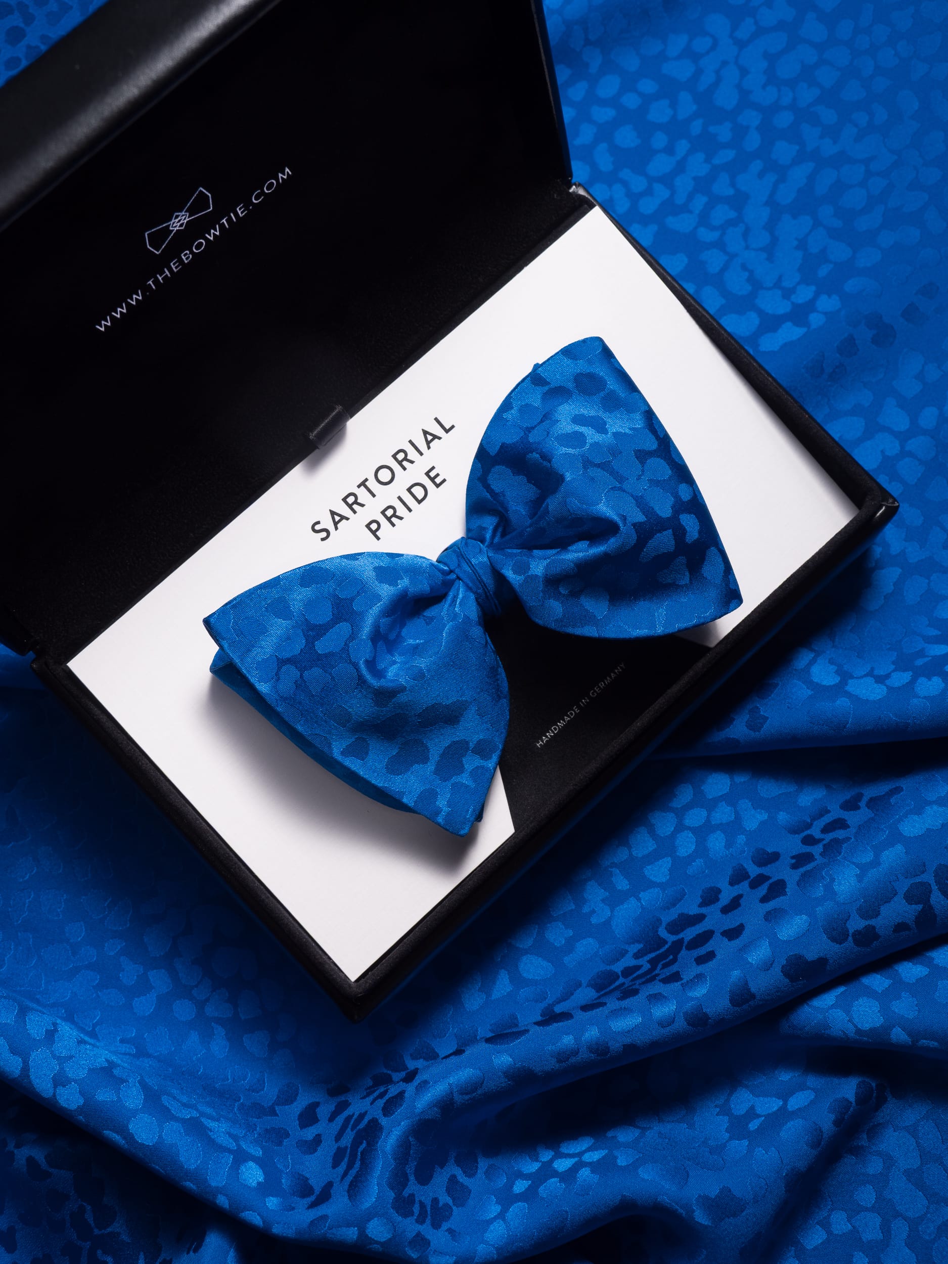 Royal Blue Leopard Jacquard Silk Bow Tie