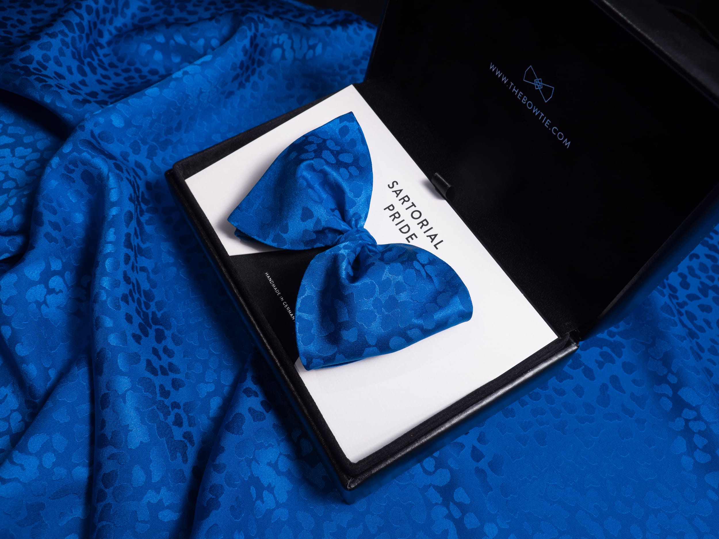 Royal Blue Leopard Jacquard Silk Bow Tie