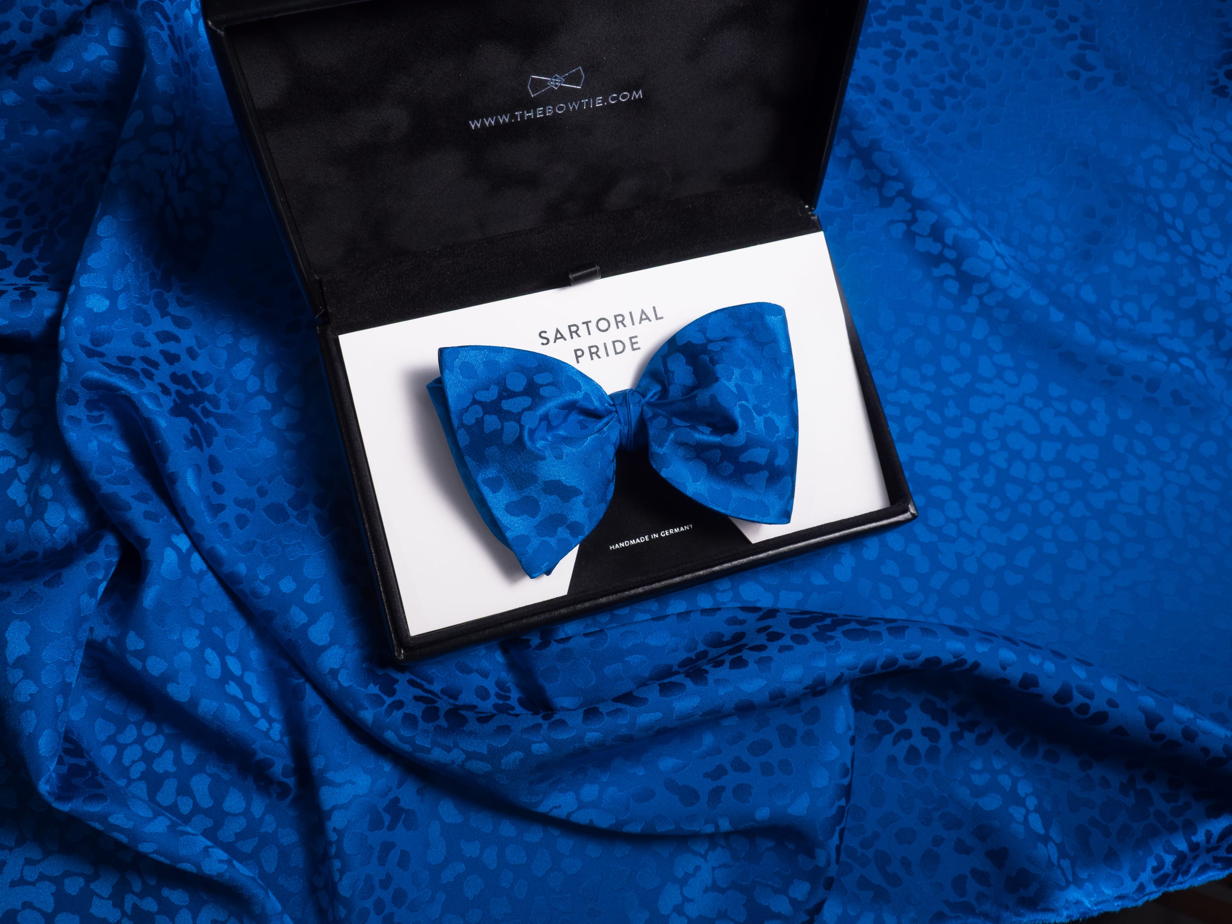 Royal Blue Leopard Jacquard Silk Bow Tie
