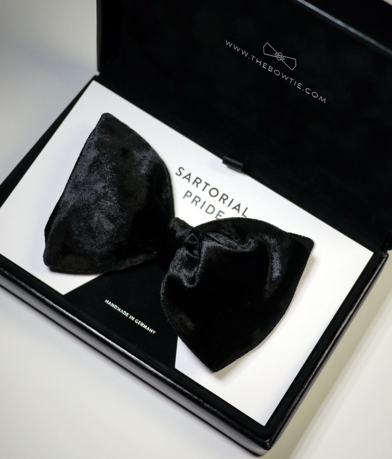 Black Velvet / Silk Bow Tie - HKG2