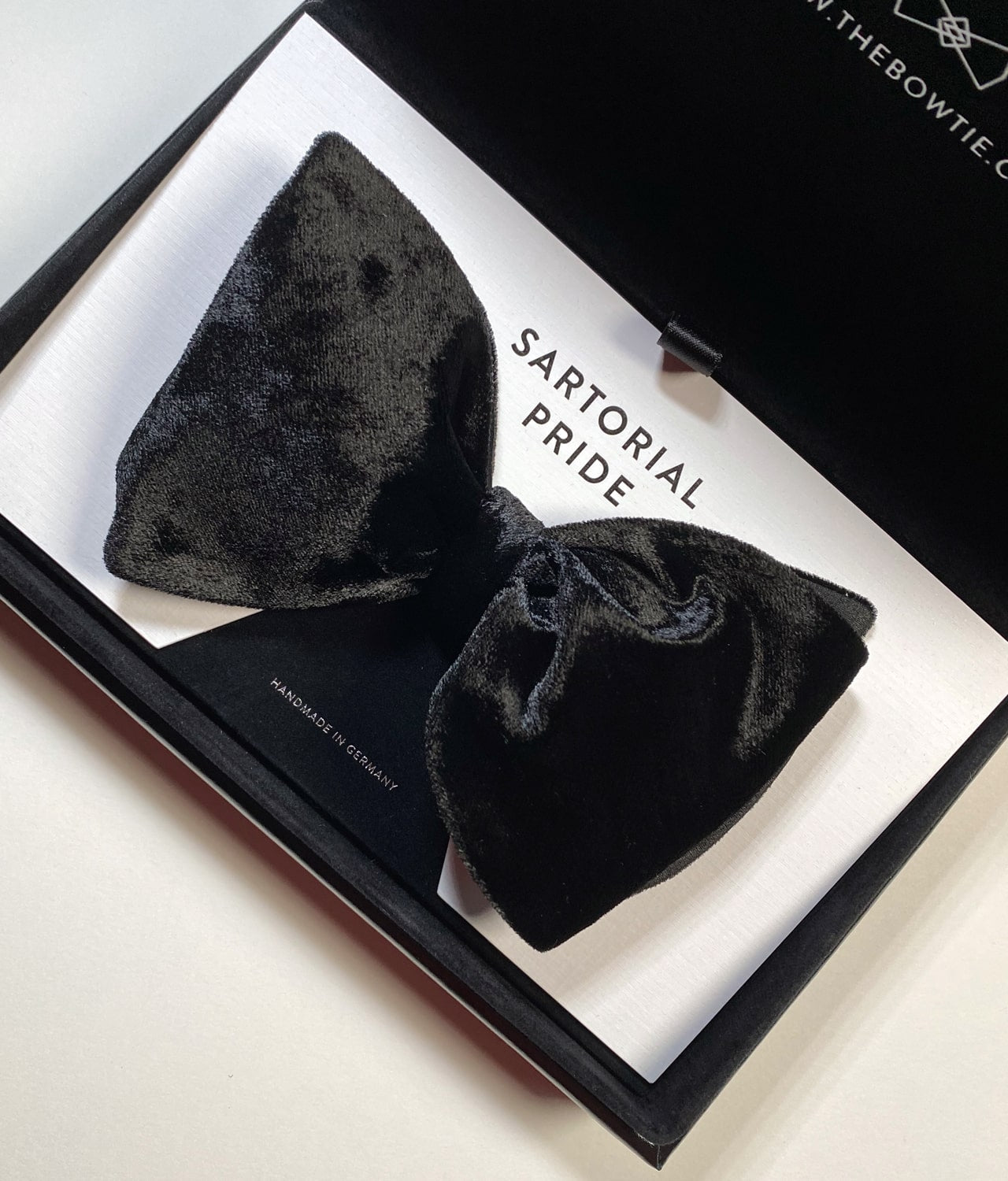 Black Velvet / Silk Bow Tie - HKG2