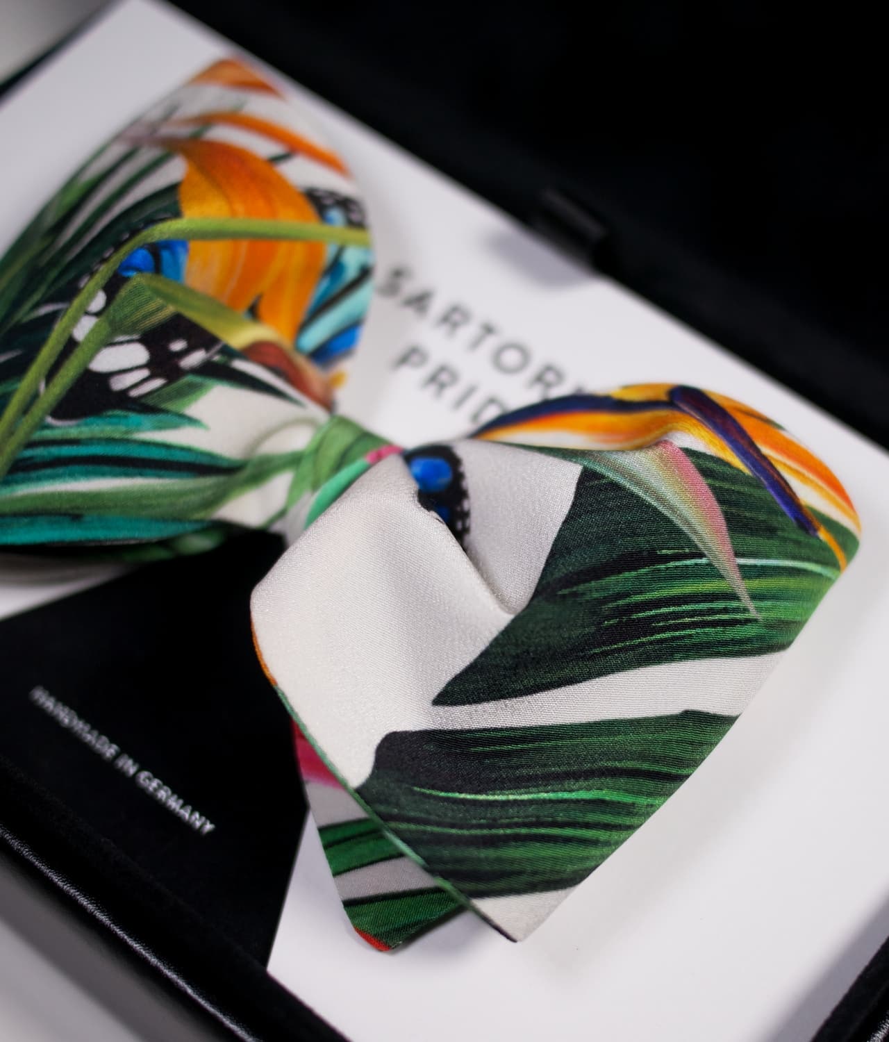 White Bow Tie - Tropical Design - 100% Silk - MIA7