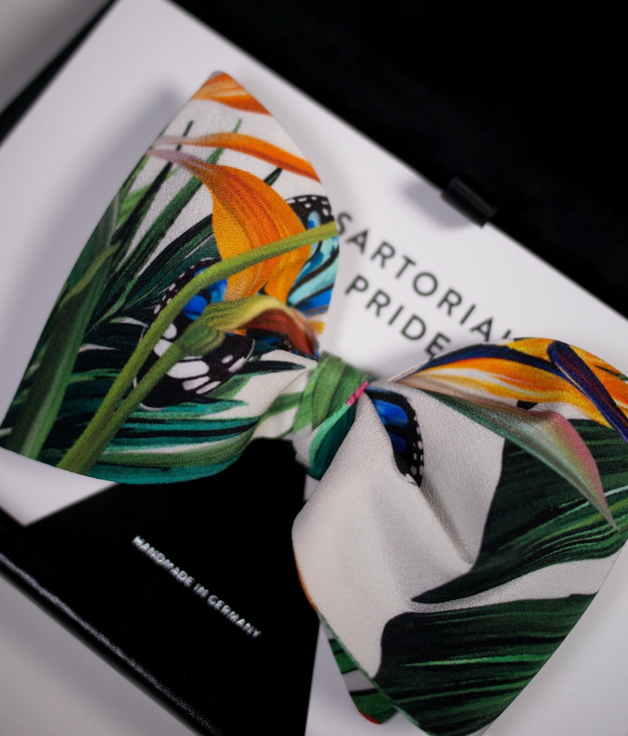 White Bow Tie - Tropical Design - 100% Silk - MIA7