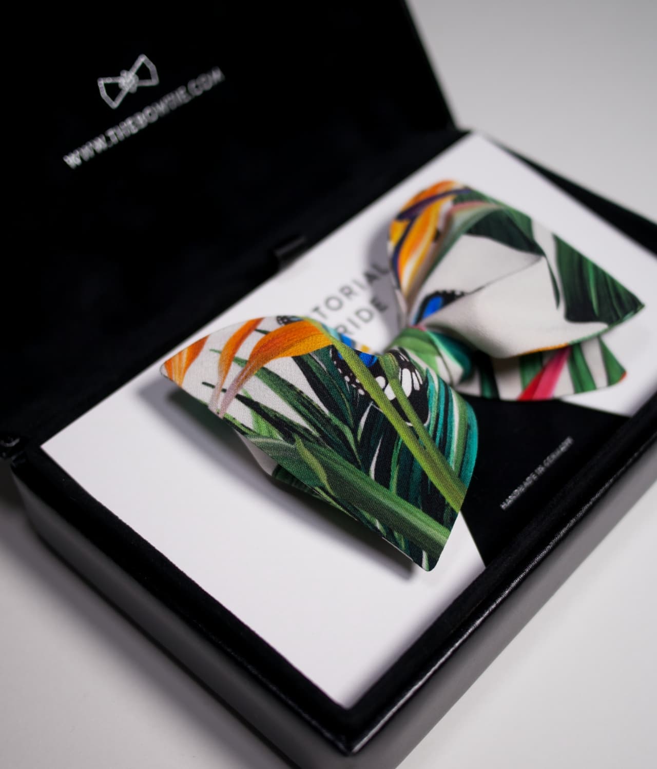White Bow Tie - Tropical Design - 100% Silk - MIA7
