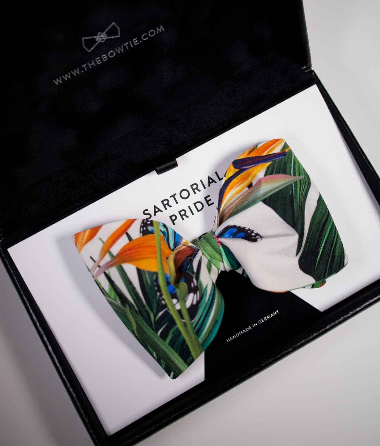 White Bow Tie - Tropical Design - 100% Silk - MIA7