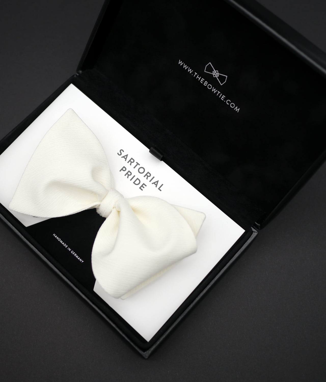 White Tie - 100% Silk - Bow Tie - CDG6