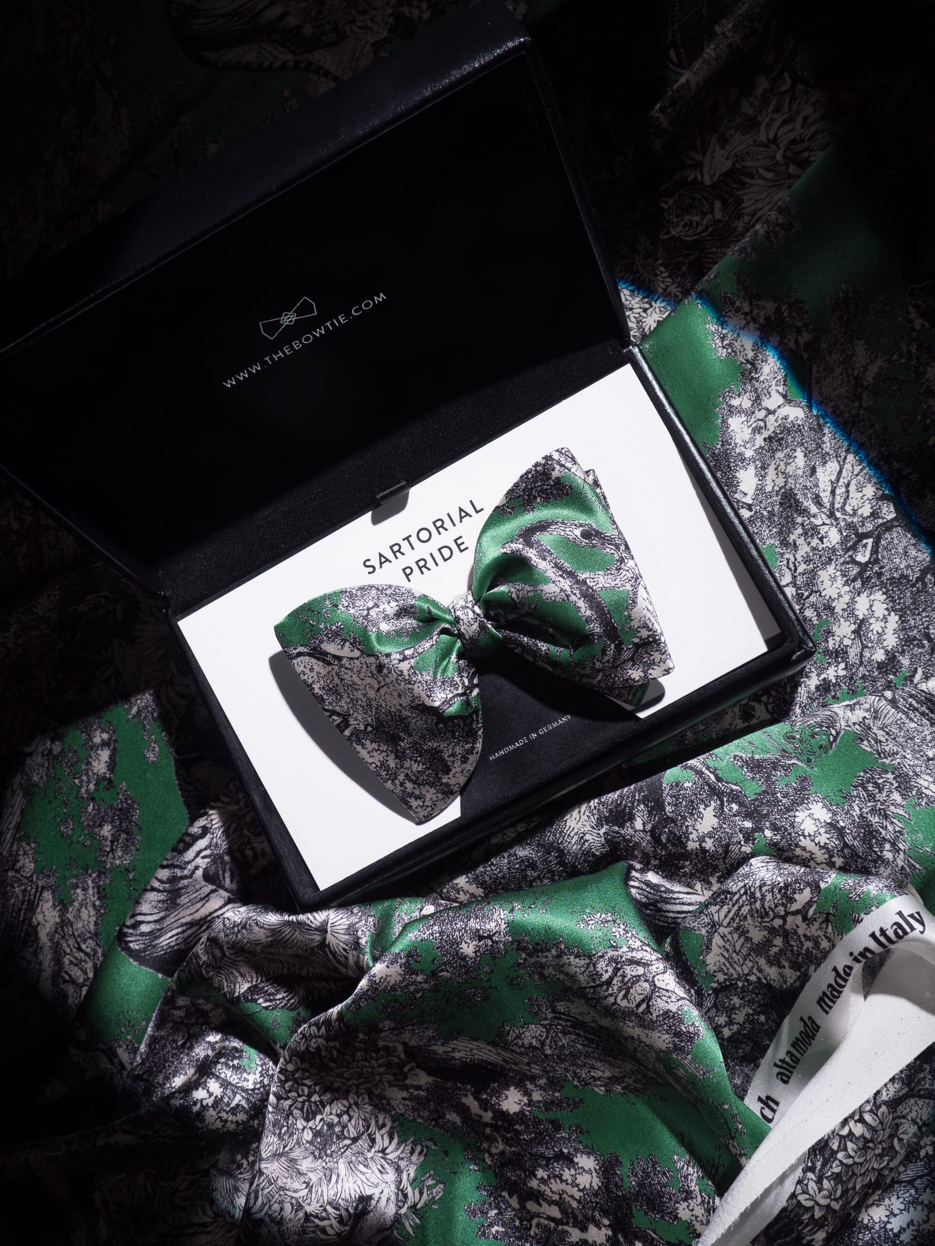 Jade Green Toile de Jouy Silk Bow Tie