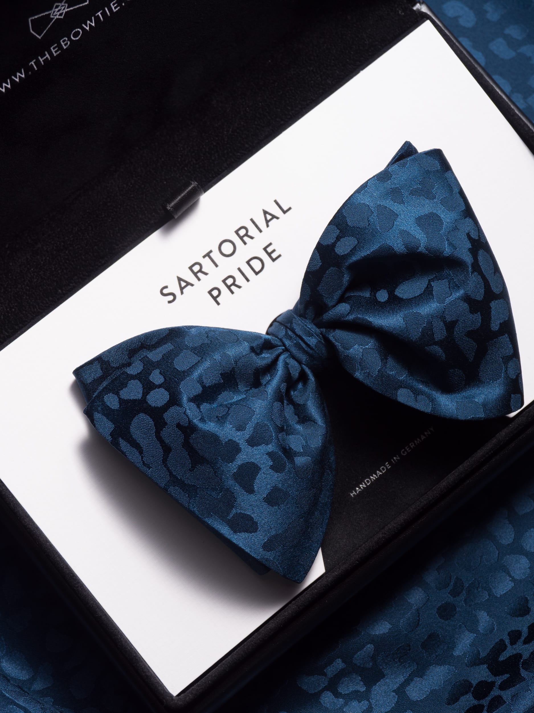Navy Blue Leopard Jacquard Silk Bow Tie