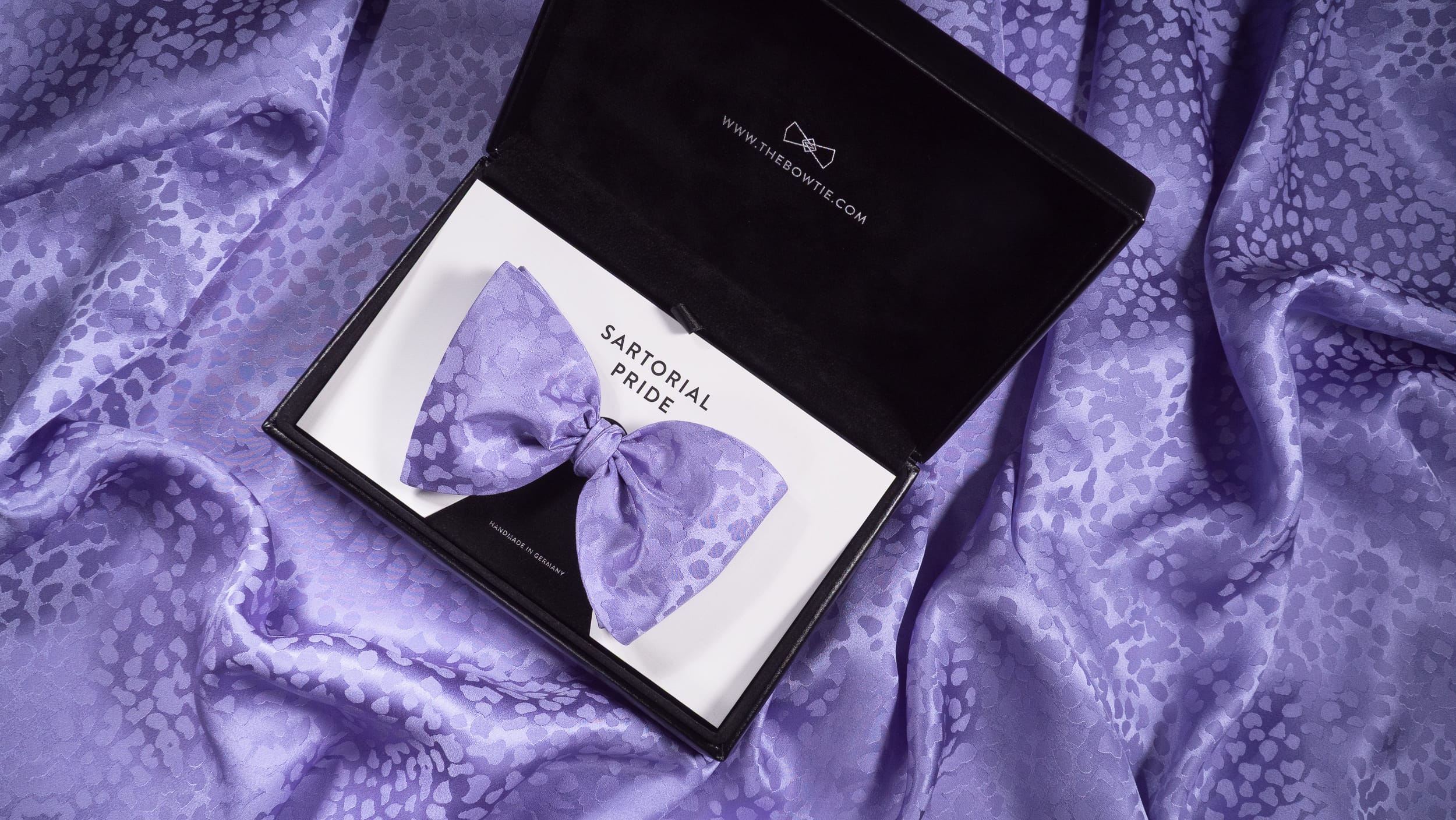 Lavender Purple Leopard Jacquard Silk Bow Tie