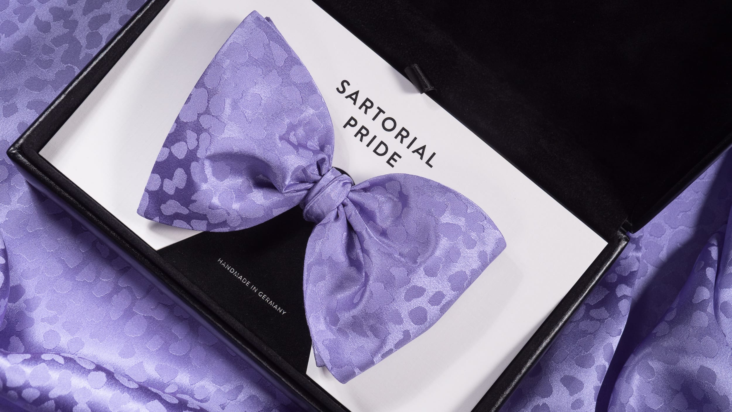 Lavender Purple Leopard Jacquard Silk Bow Tie