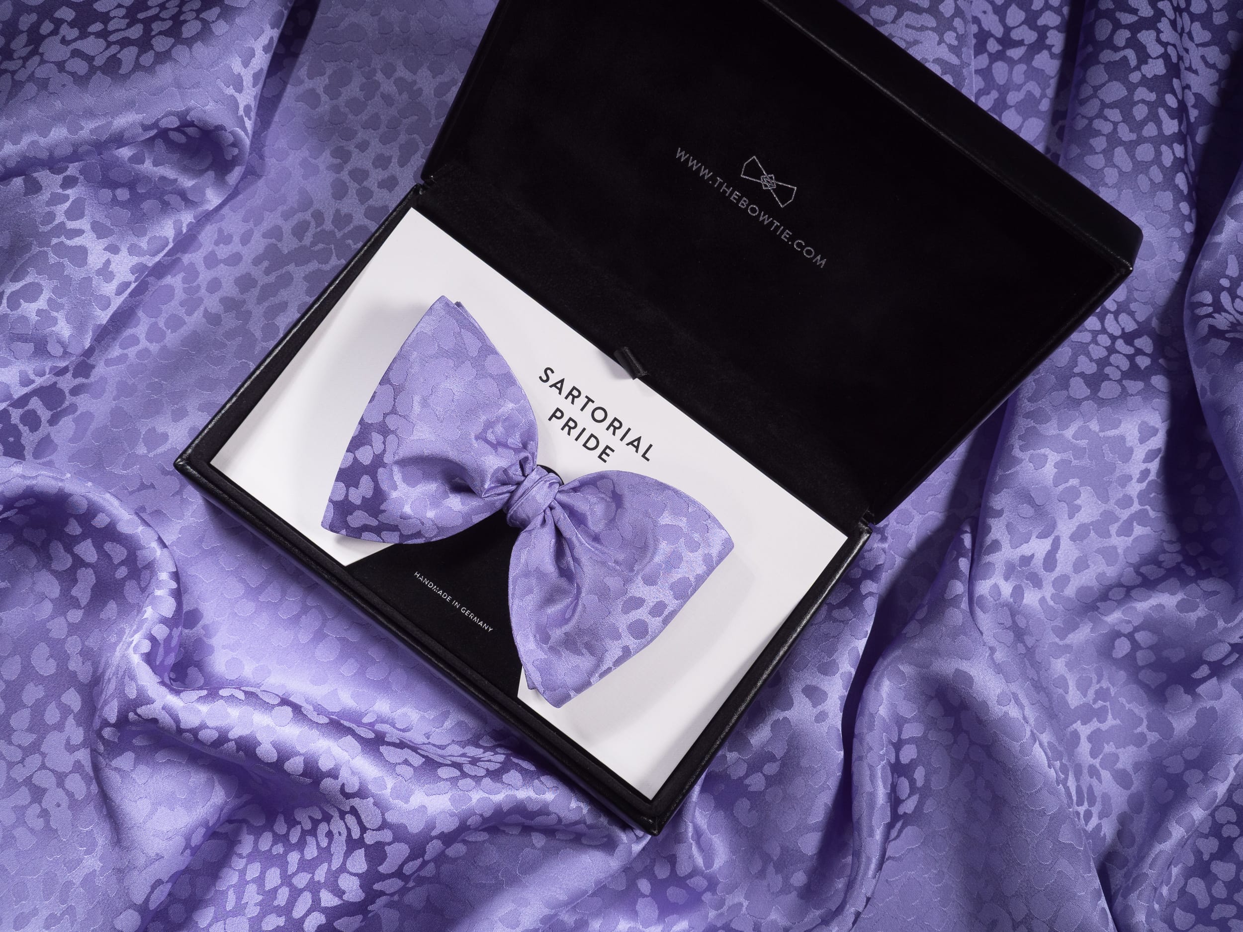 Lavender Purple Leopard Jacquard Silk Bow Tie