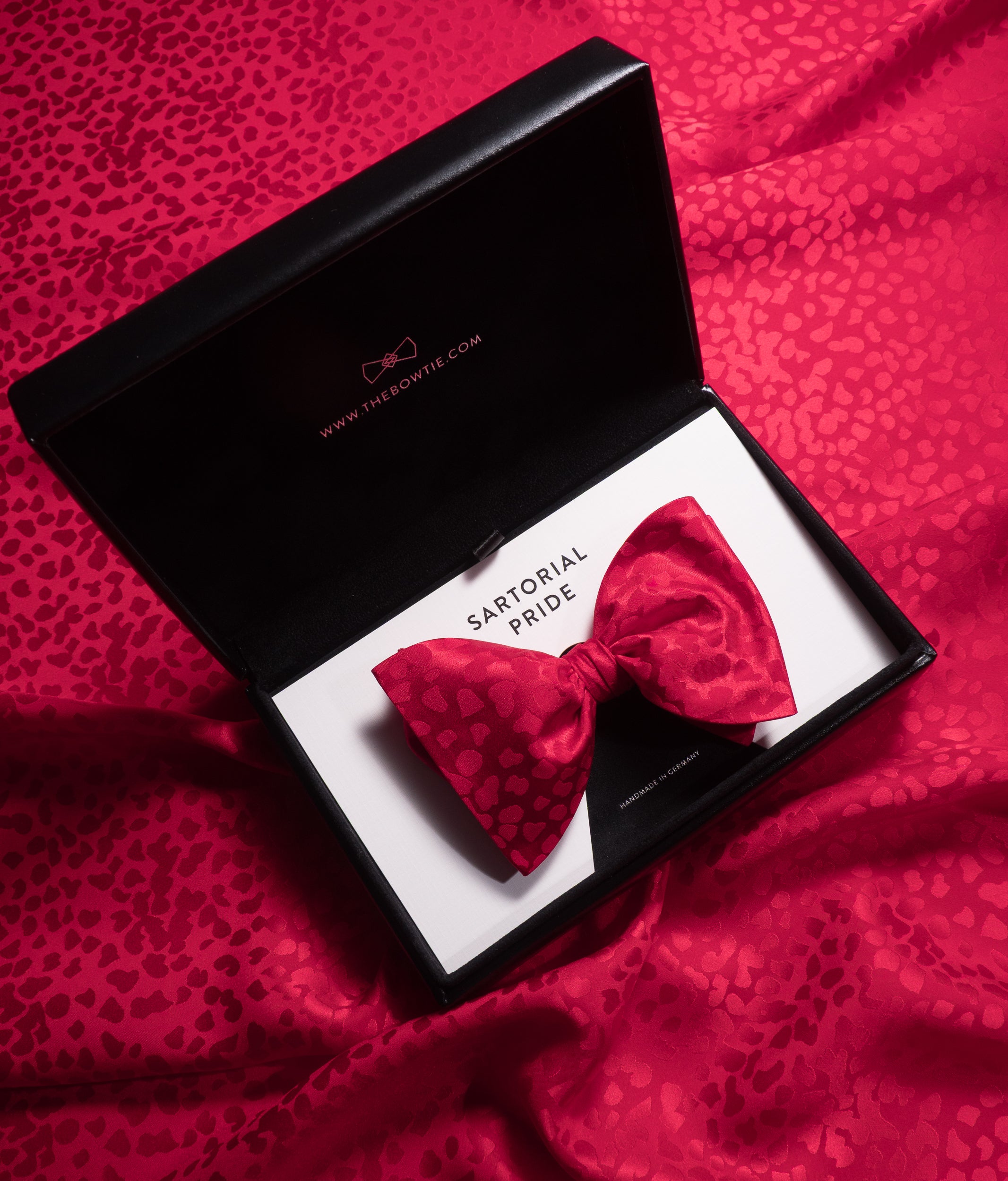 Crimson Red Leopard Jacquard Silk Bow Tie