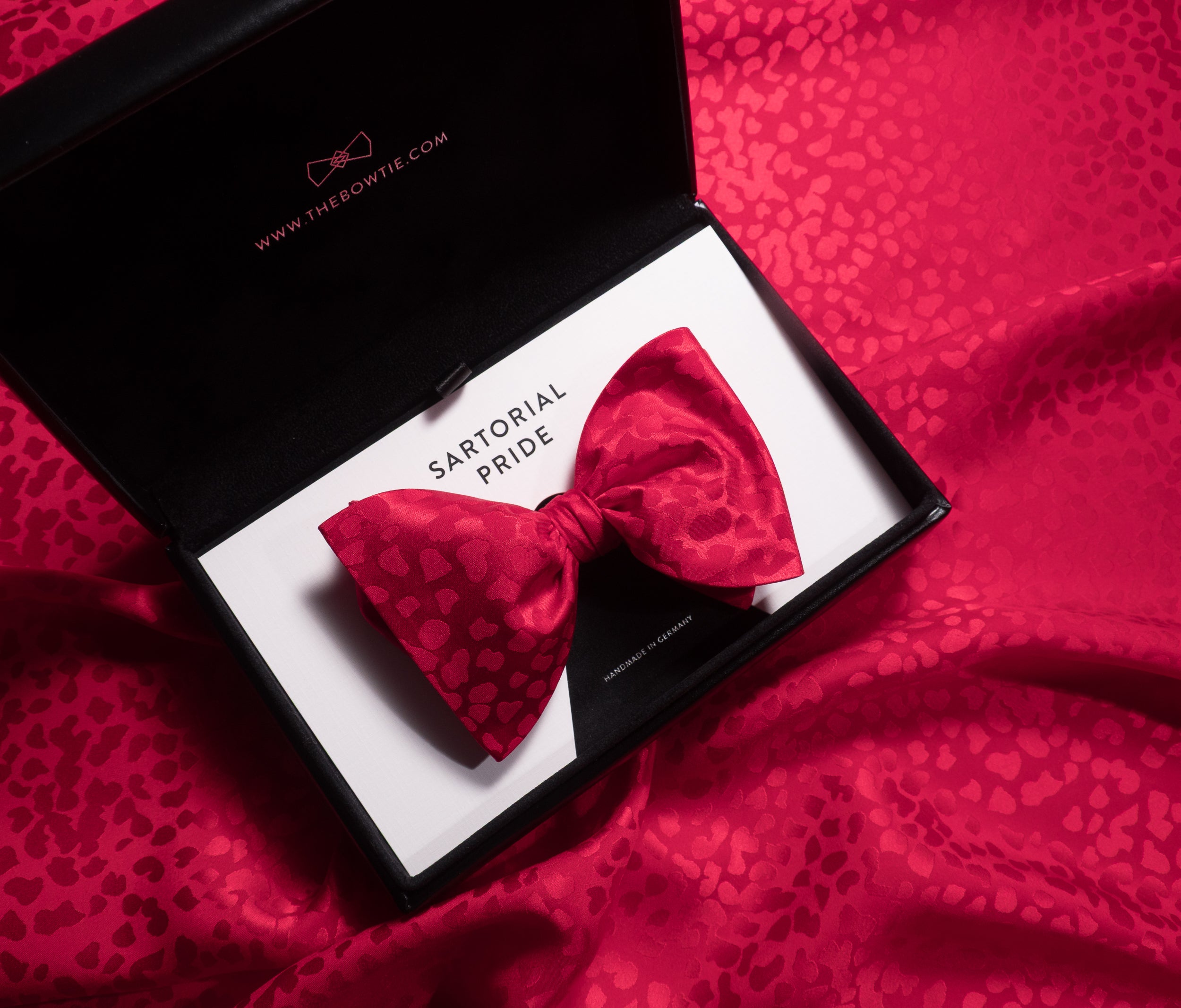 Crimson Red Leopard Jacquard Silk Bow Tie