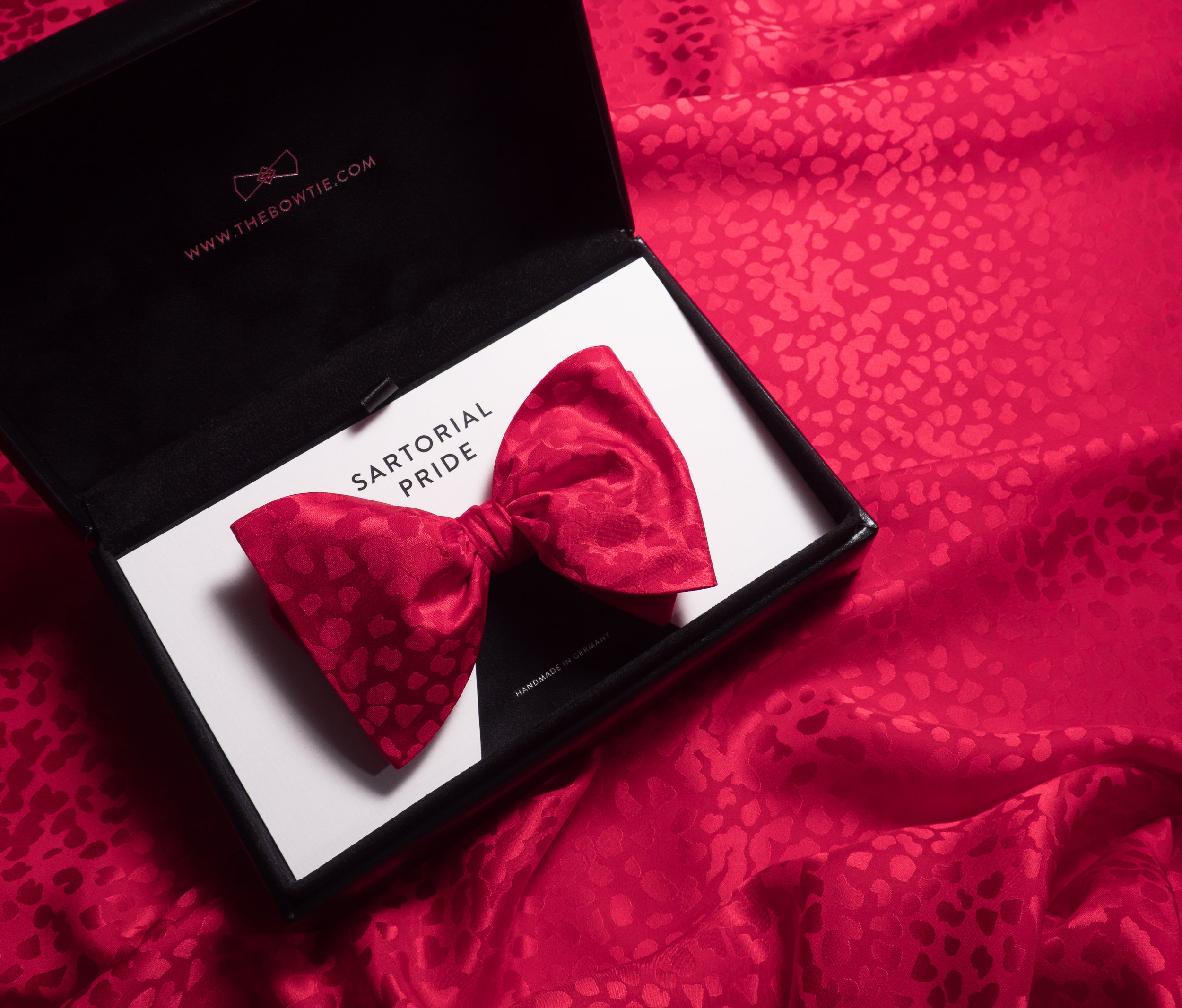 Crimson Red Leopard Jacquard Silk Bow Tie