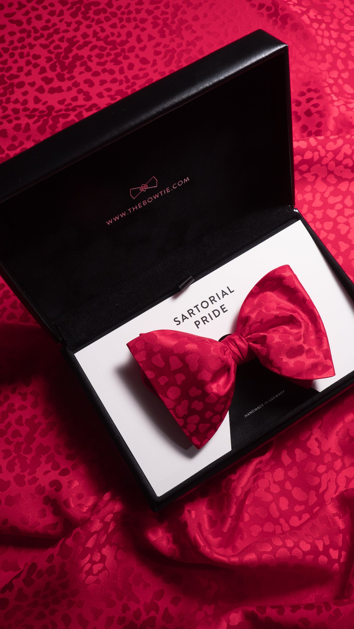 Crimson Red Leopard Jacquard Silk Bow Tie