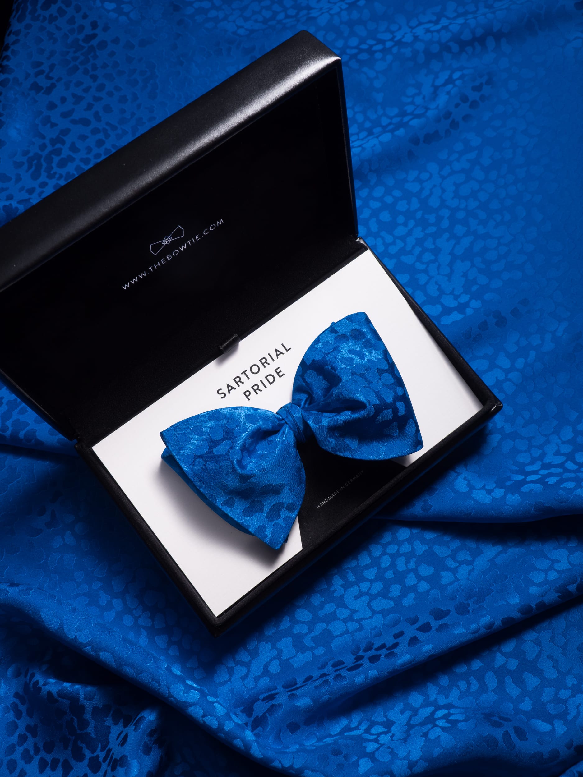Royal Blue Leopard Jacquard Silk Bow Tie