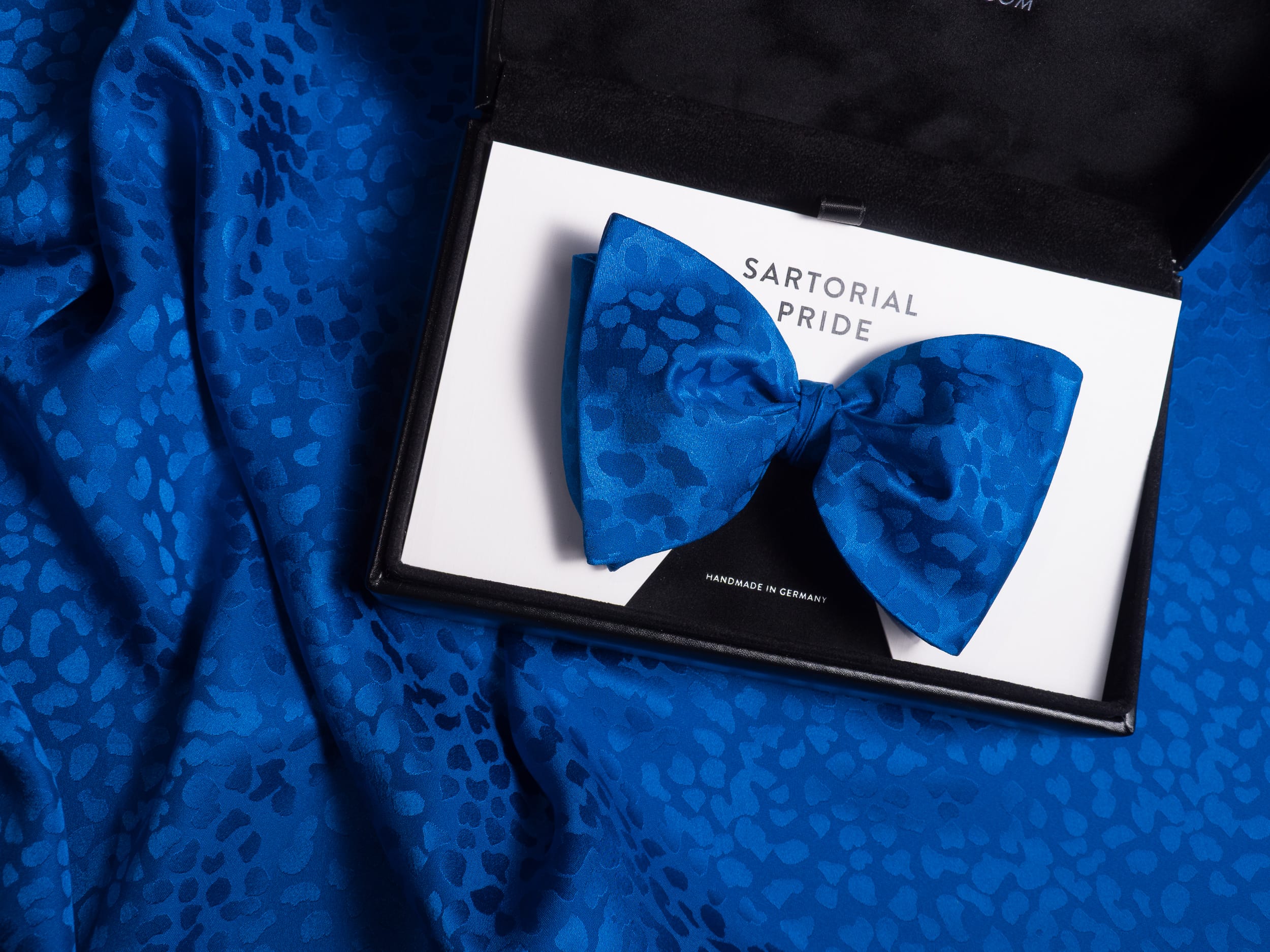 Royal Blue Leopard Jacquard Silk Bow Tie