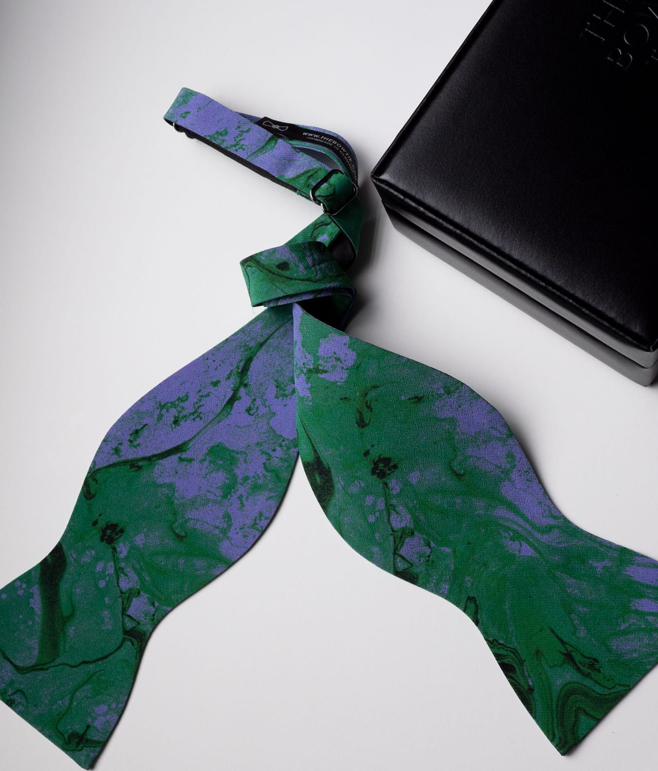 Purple / Green Marble Pattern Design - 100% Silk - Bow Tie - HNL5